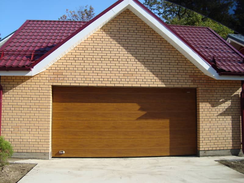 Секционные ворота DoorHan в Тюмени с установкой