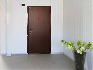 Предлагаем входные железные двери в квартиру DoorHan ЭКО 980х2050 в Тюмени по выгодной цене